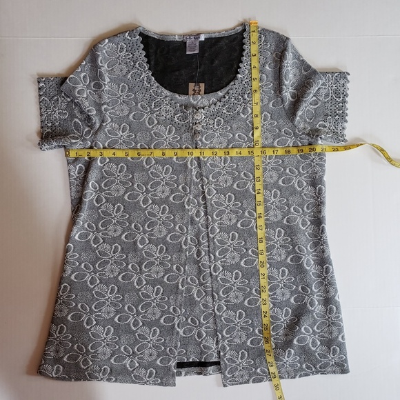 Belle Amie Short Sleeve 2 in One Top - Picture 4 of 6